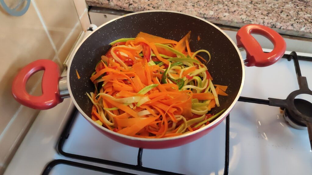 sebzeli spagetti