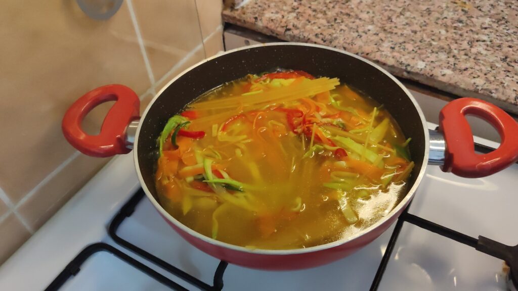 sebzeli spagetti
