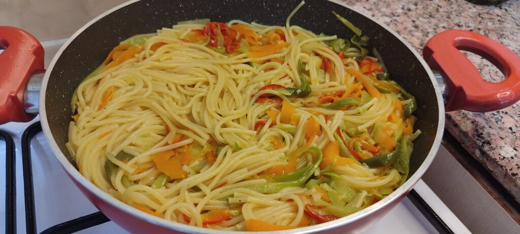 sebzeli spagetti